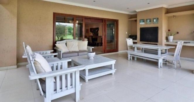 Pecanwood Estate Dream Views 4 Bedroom Villa With Pool Хартбиспурт Экстерьер фото