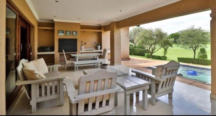 Pecanwood Estate Dream Views 4 Bedroom Villa With Pool Хартбиспурт Экстерьер фото